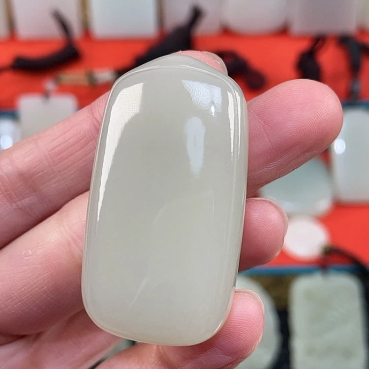 【闪购商品】颈饰未镶嵌和田玉