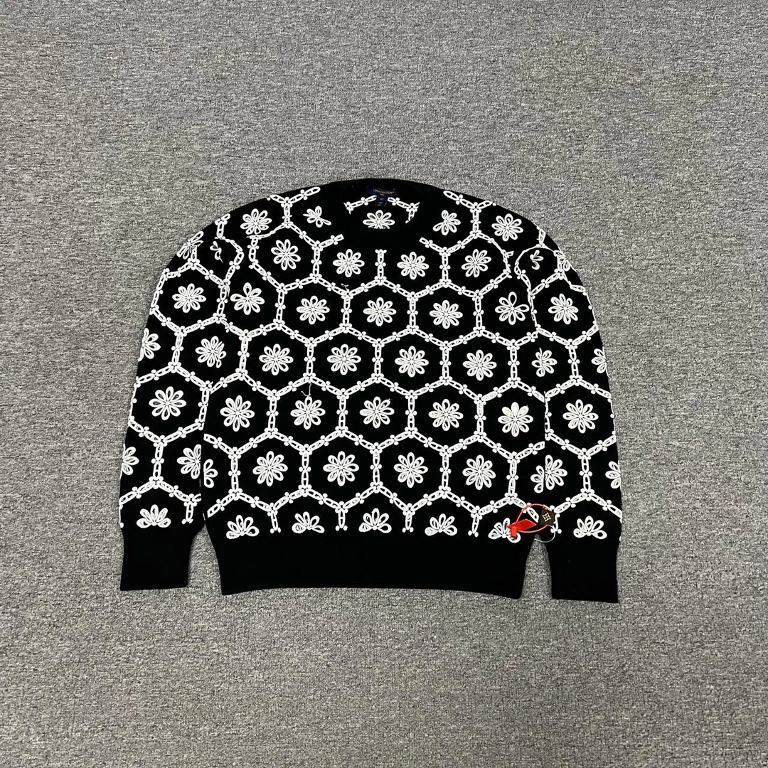 99新 LouisVuitton/路易威登 黑色 Lv 刺绣 花朵 套头卫衣 Xs码