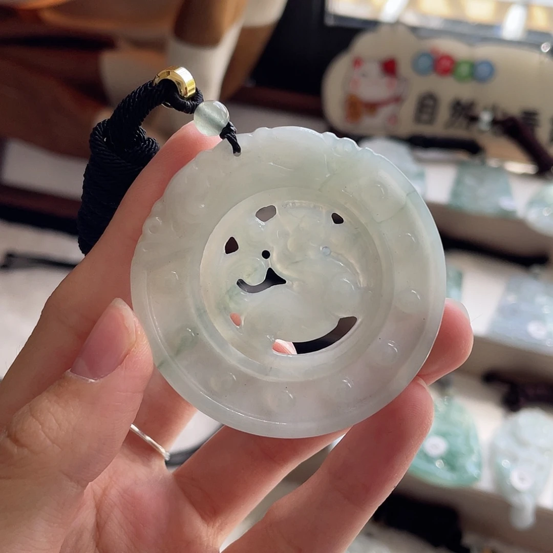 翡翠未镶嵌颈饰时来运转