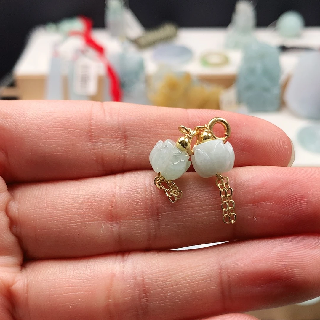 翡翠未镶嵌吊坠(不含链)19莲花