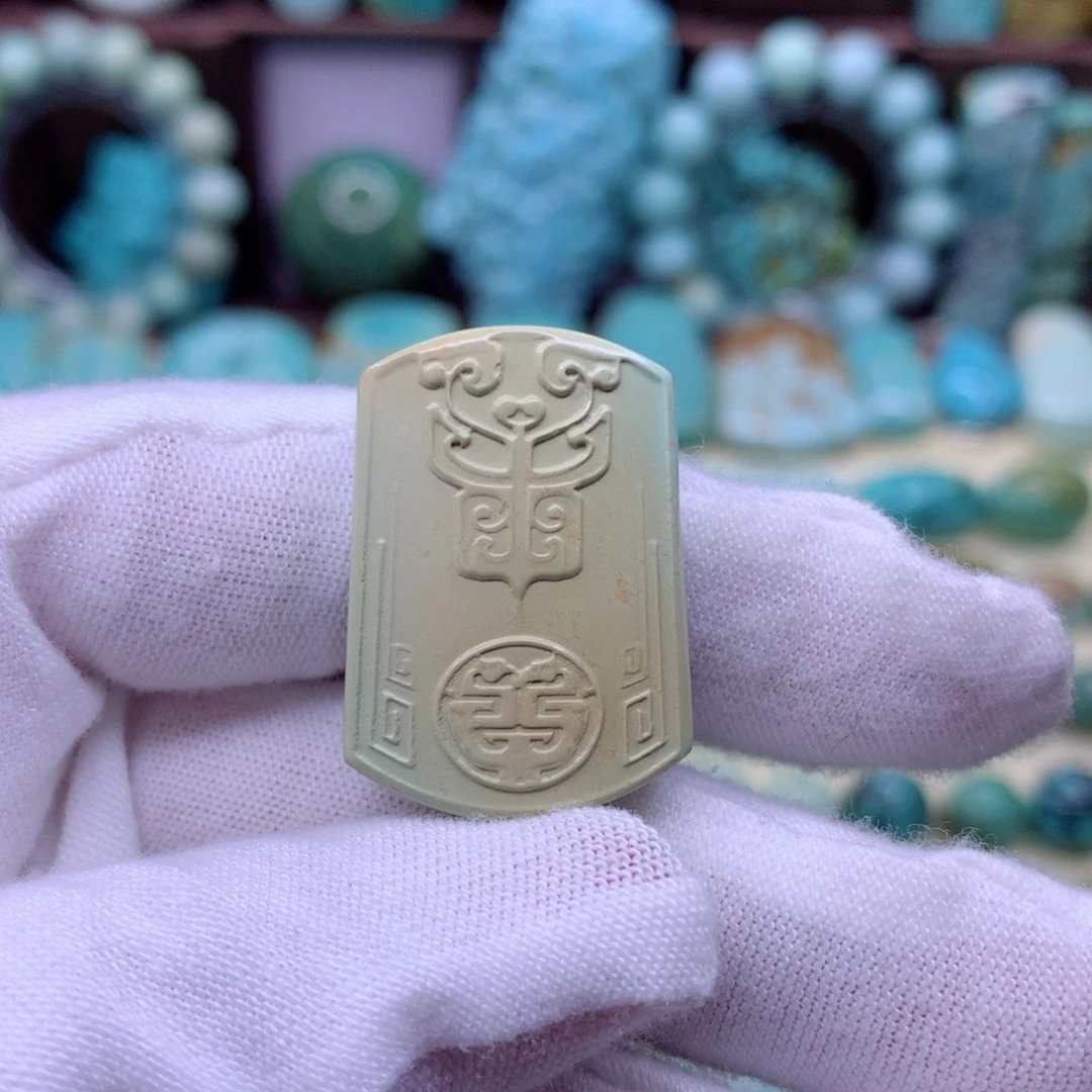 绿松石颈饰未镶嵌