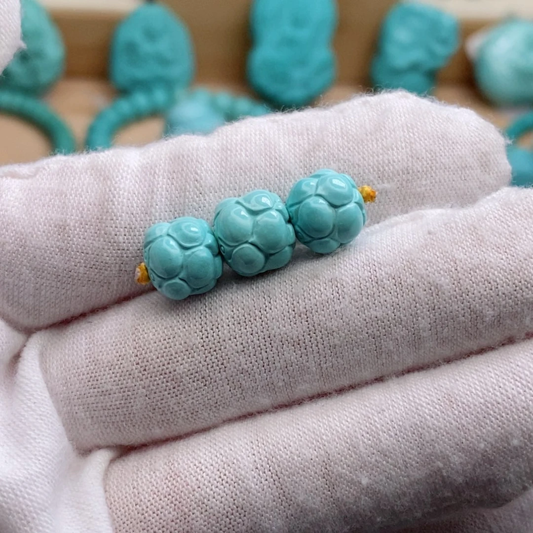 绿松石未镶嵌珠宝奇石