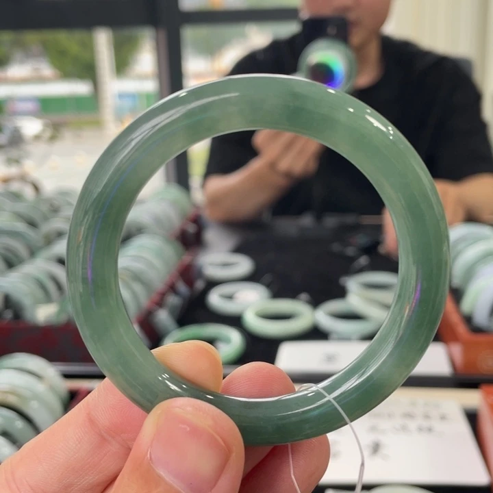 翡翠未镶嵌手镯52.7