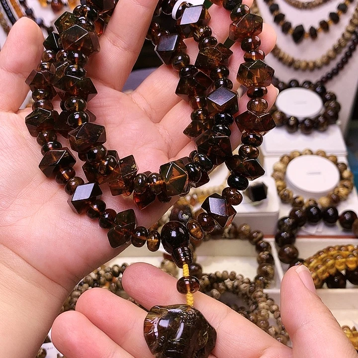 琥珀未镶嵌裸石抚顺琥珀