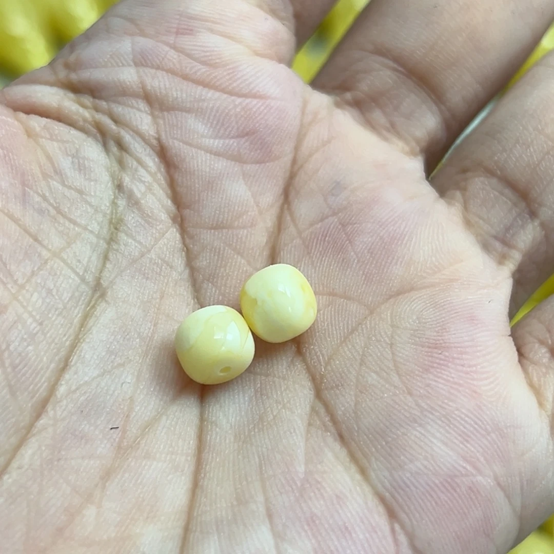 阿***恼裸石琥珀未镶嵌老型