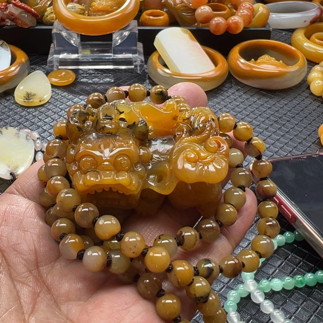 石英质玉未镶嵌颈饰