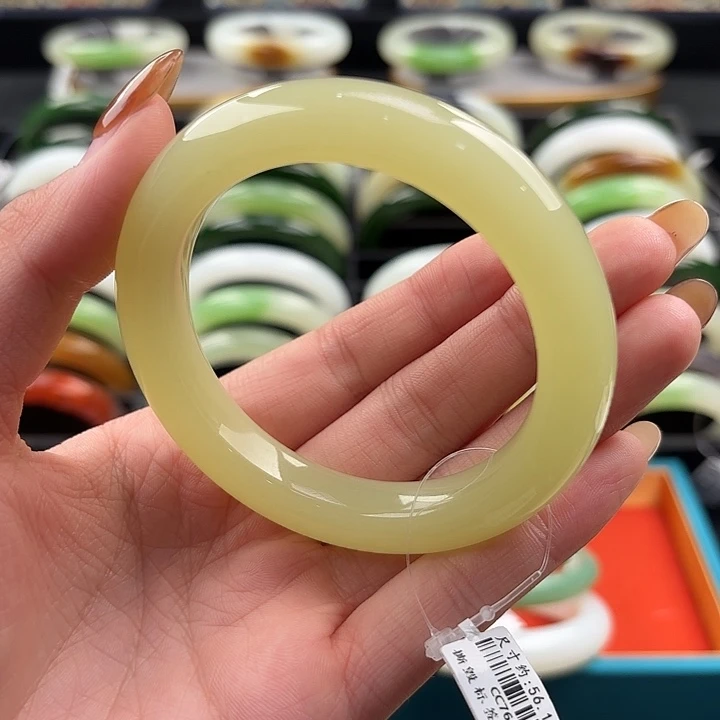 和田玉未镶嵌手镯56.1