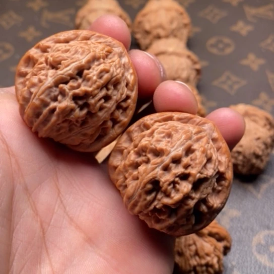 文玩核桃把件洋****R四座楼