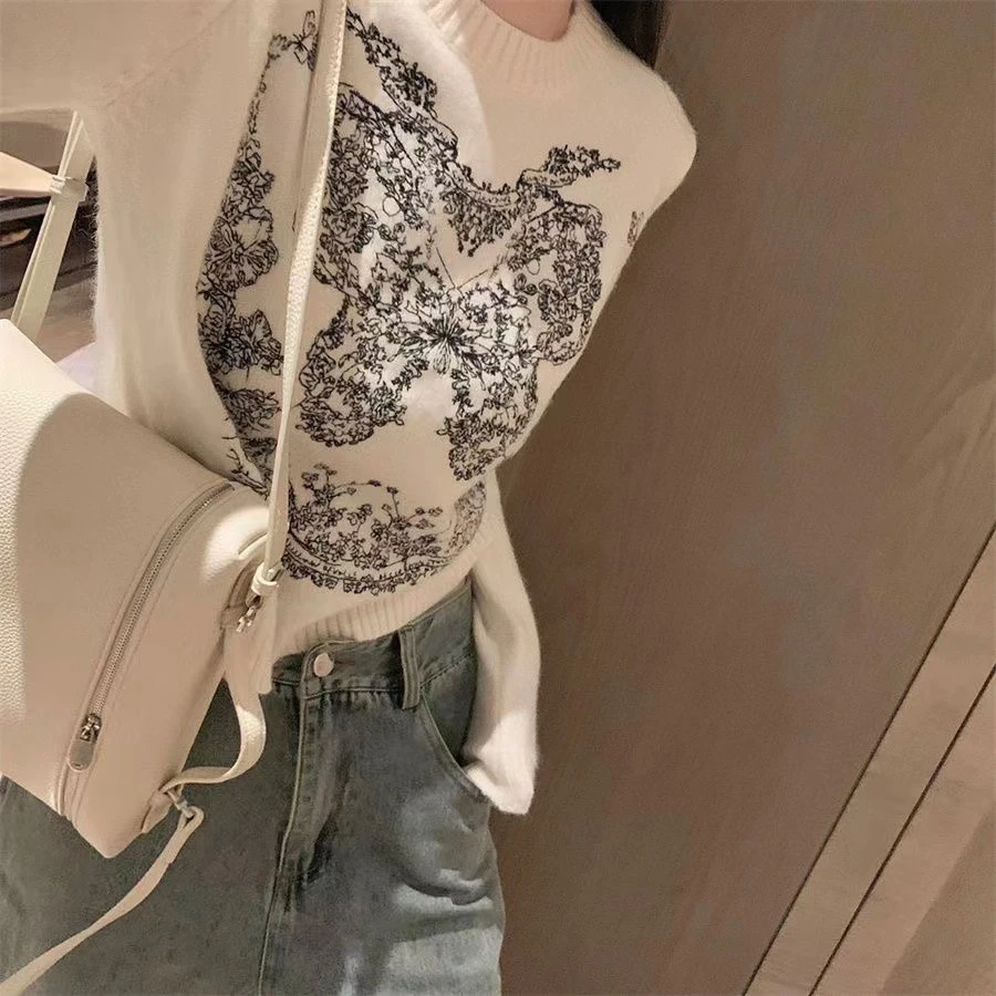 【TONG】重工蝴蝶刺绣针织衫套头圆领毛衣女秋冬长袖设计高级感上衣