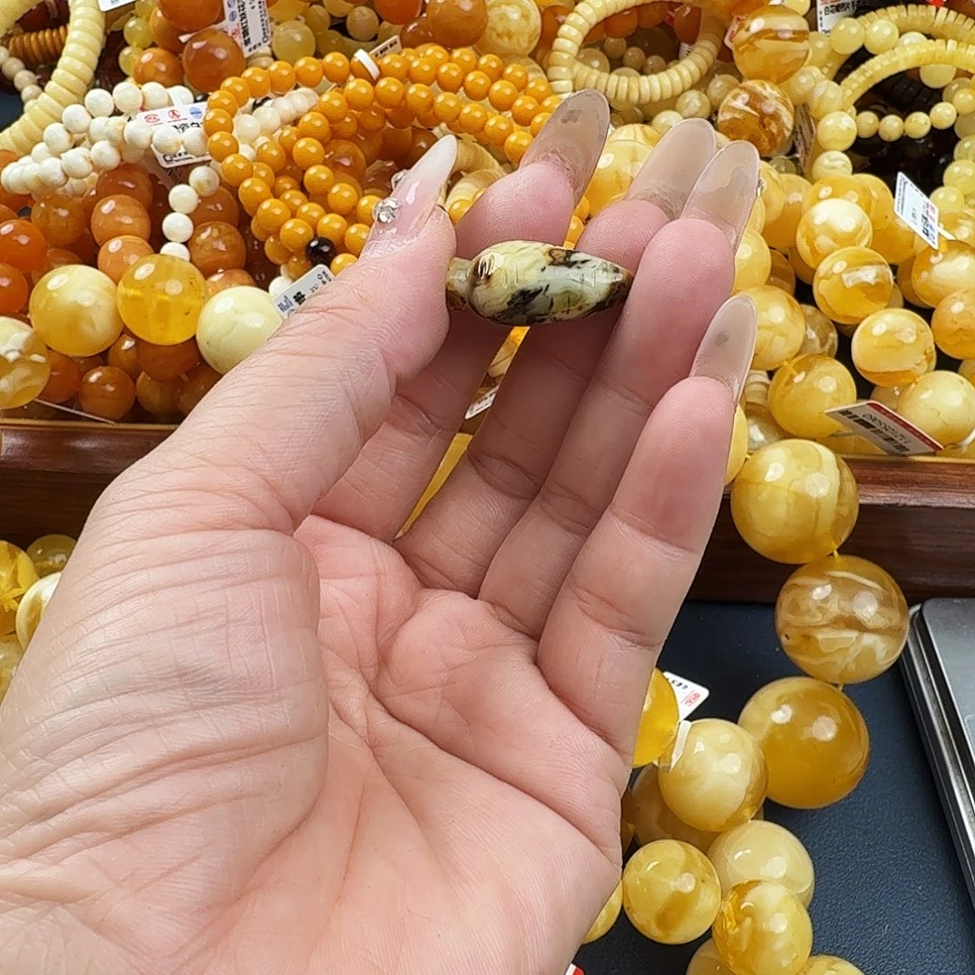 琥珀未镶嵌珠宝奇石