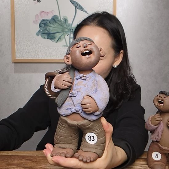 不规则粗砂羲媧娃系列作品挎筐女娃