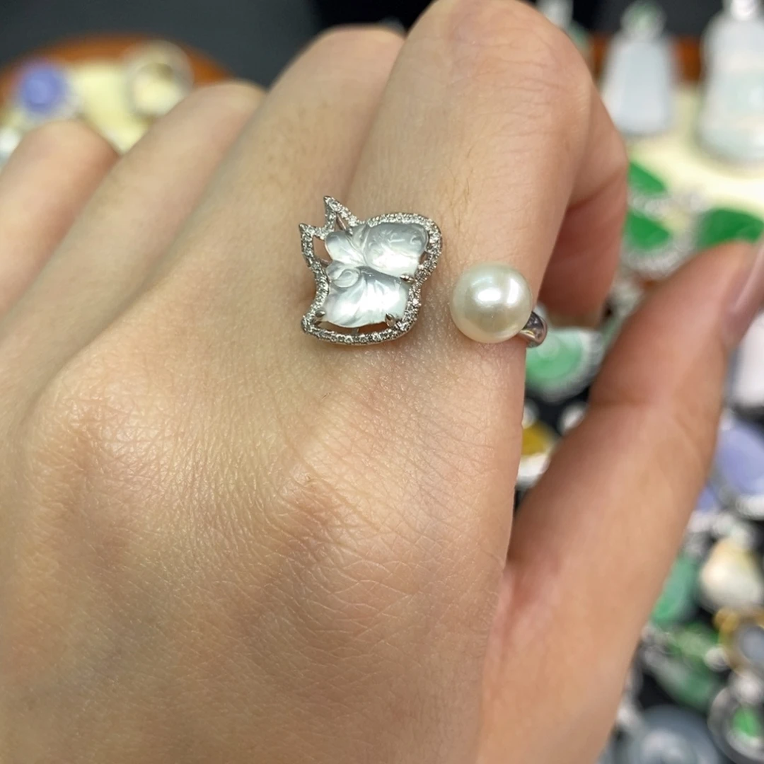 翡翠18K金镶嵌颈饰A货翡翠