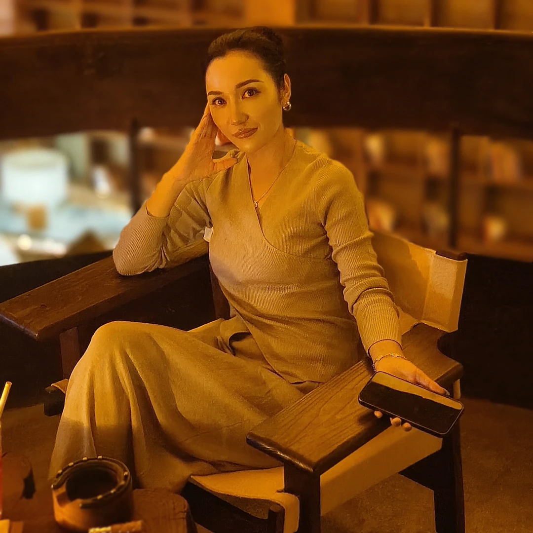 简约显瘦高级针织衫套装