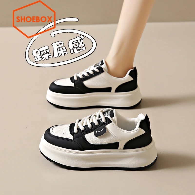 达芙妮旗下踩屎感小白鞋女款2025年新款爆款春季百搭厚底学生板鞋