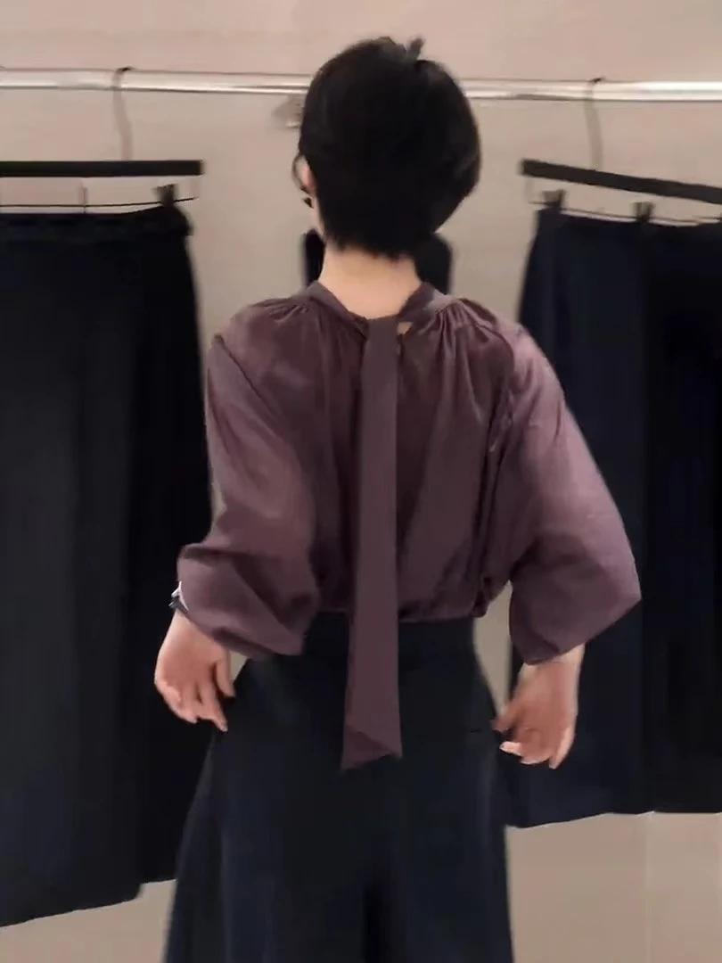 今年流行穿搭2025早秋新款温柔风收腰显瘦褶皱圆领衬衫长袖上衣