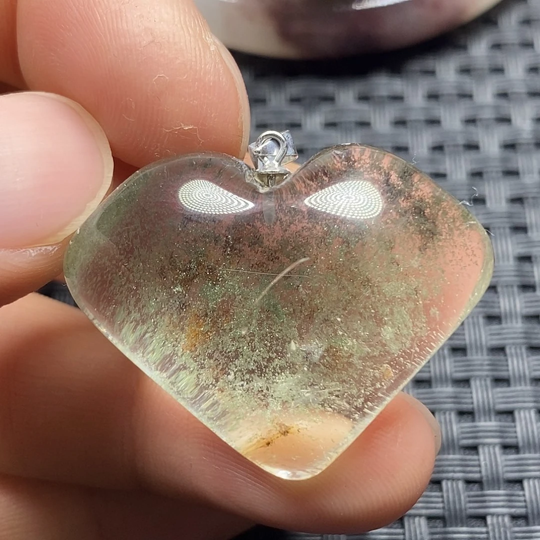 水晶颈饰未镶嵌二****?