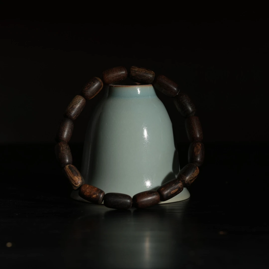 天然达拉干桶珠0.7mm沉水正宗单圈沉香手串