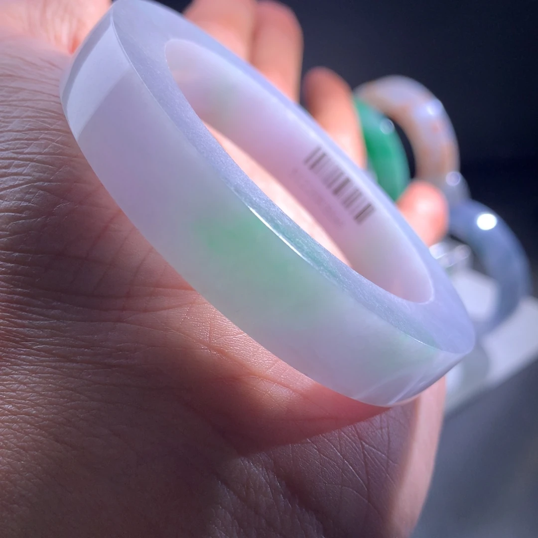 定制翡翠未镶嵌手镯