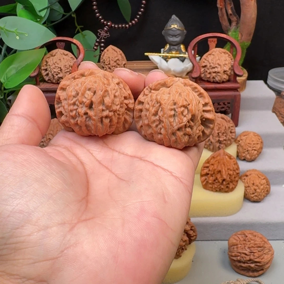 把件文玩核桃-42红皮白狮子