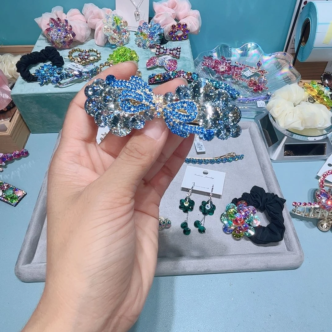 皮质铁合金耳钉女