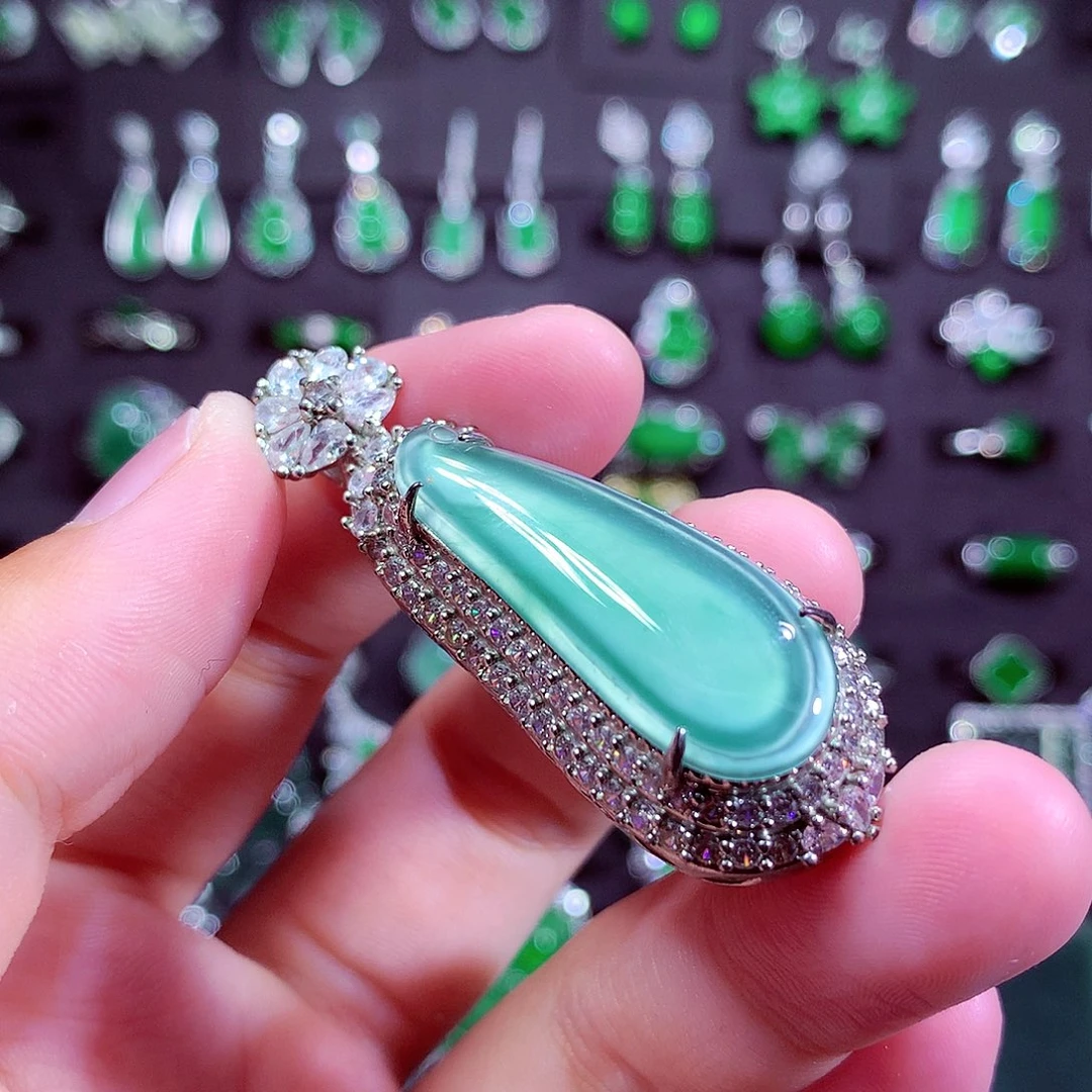 颈饰未镶嵌翡翠天然