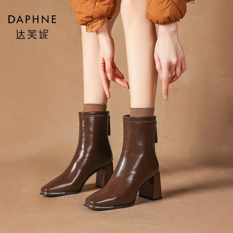 Daphne/达芙妮金属方头短靴女粗跟2025年秋冬新款高跟鞋法式靴子