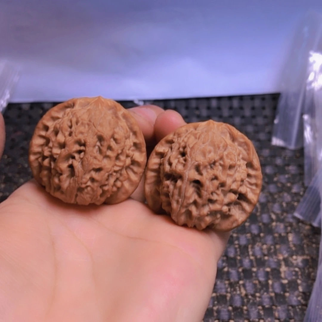 【闪购商品】核桃摆件36蚂蚁沟修尖