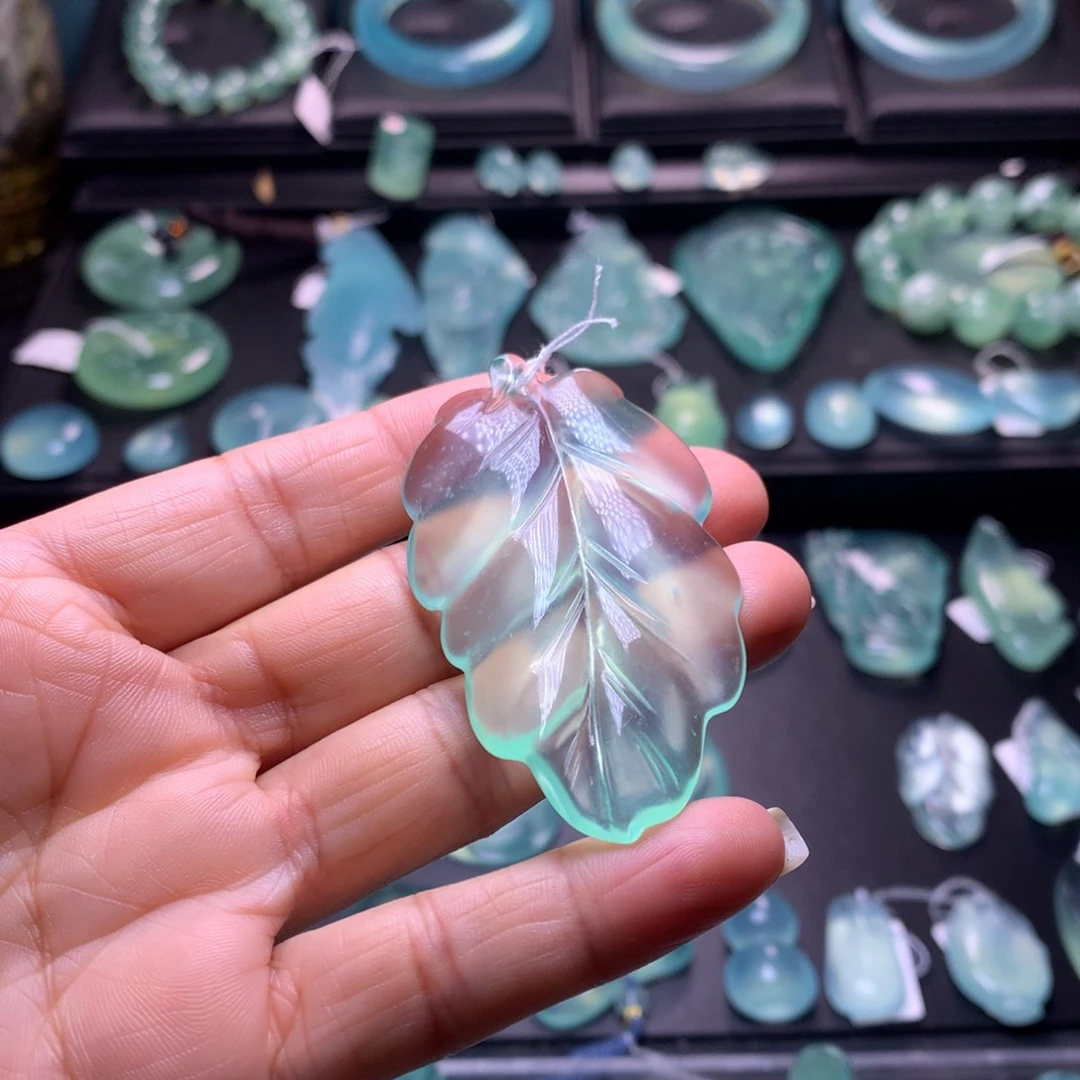 蛇纹石玉未镶嵌吊坠