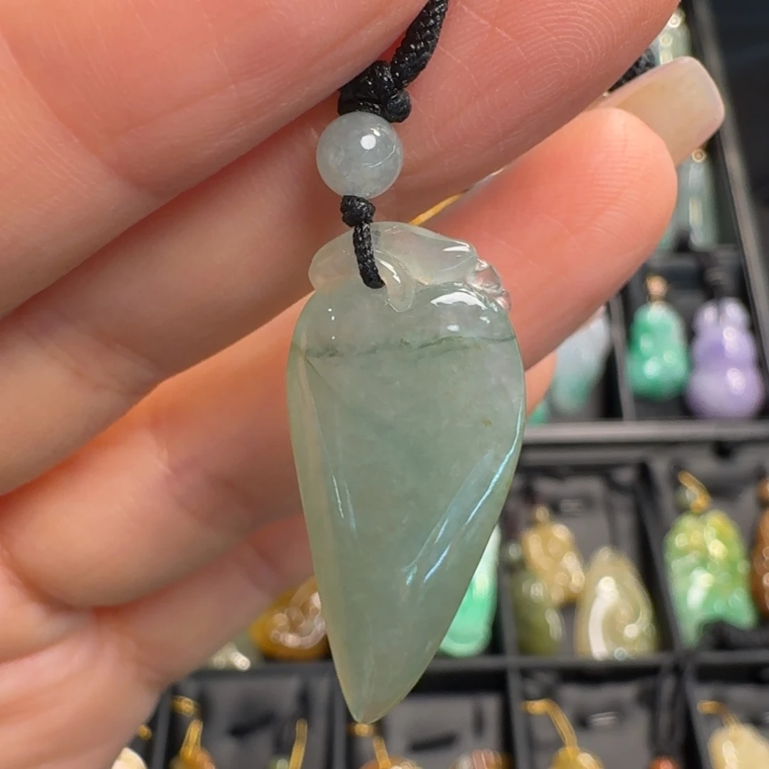 翡翠未镶嵌颈饰福瓜