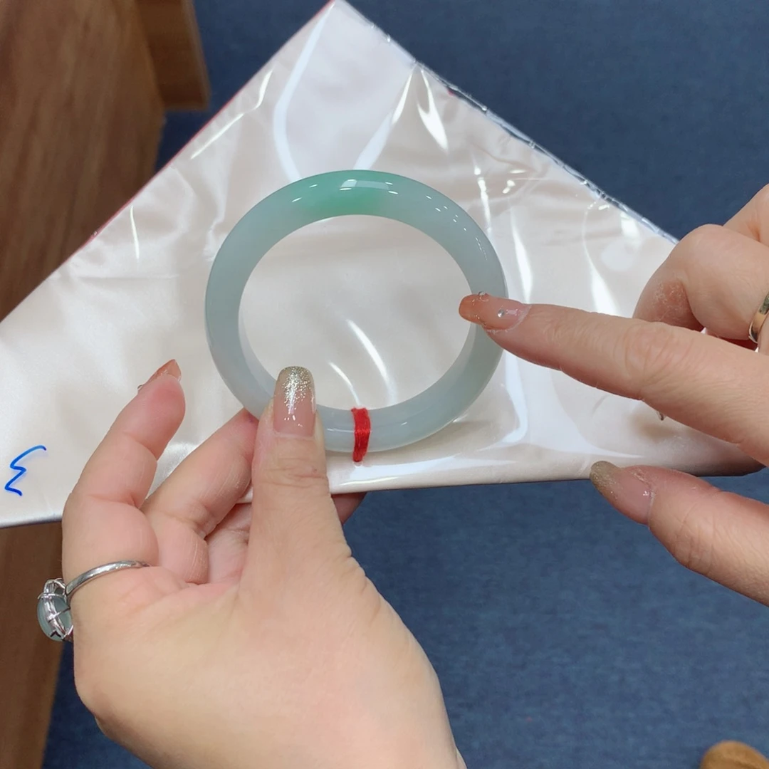 未镶嵌手镯翡翠翡翠