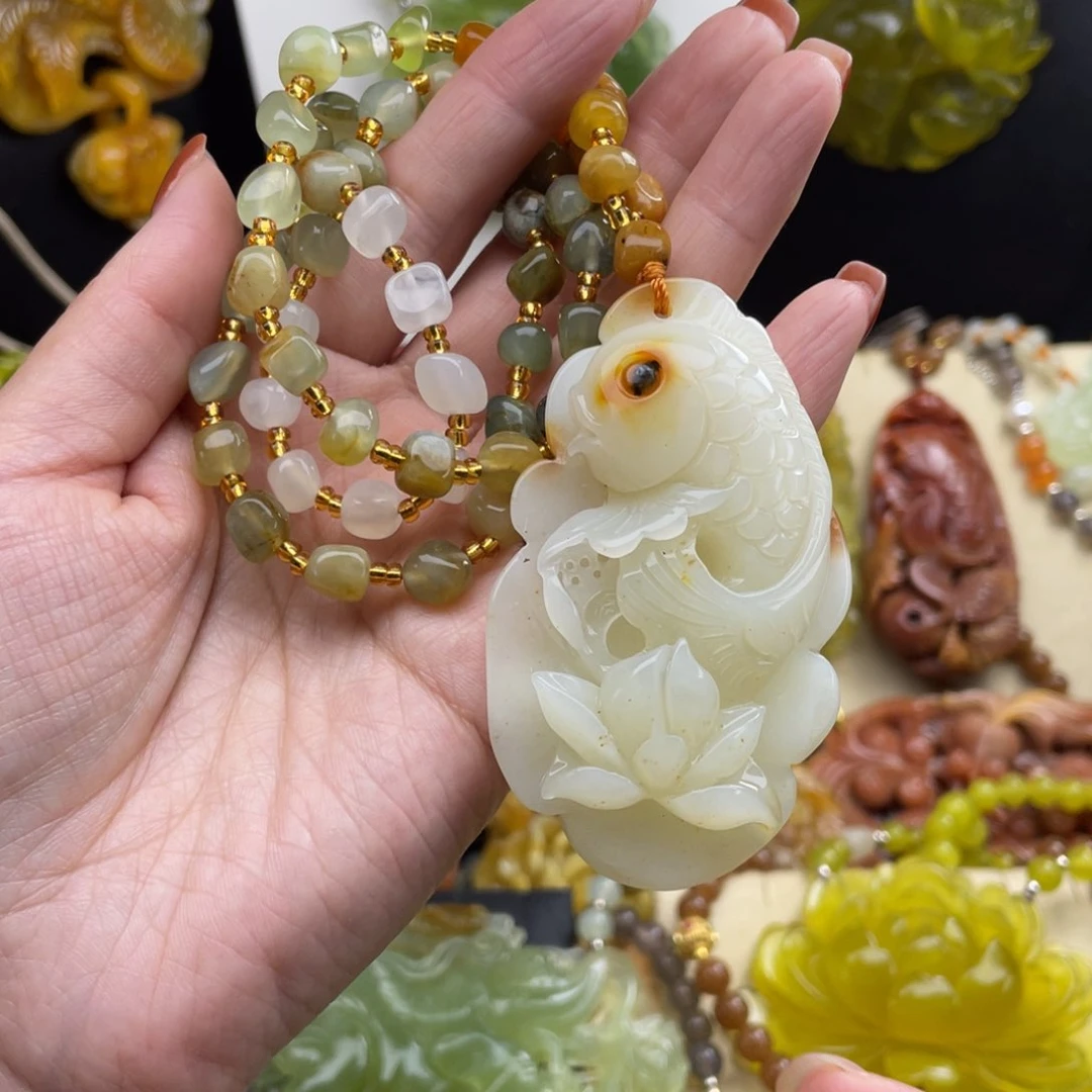 未镶嵌蛇纹石玉颈饰