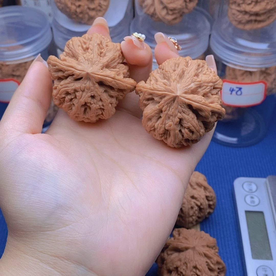 吊坠文玩核桃粗筋毕业对47