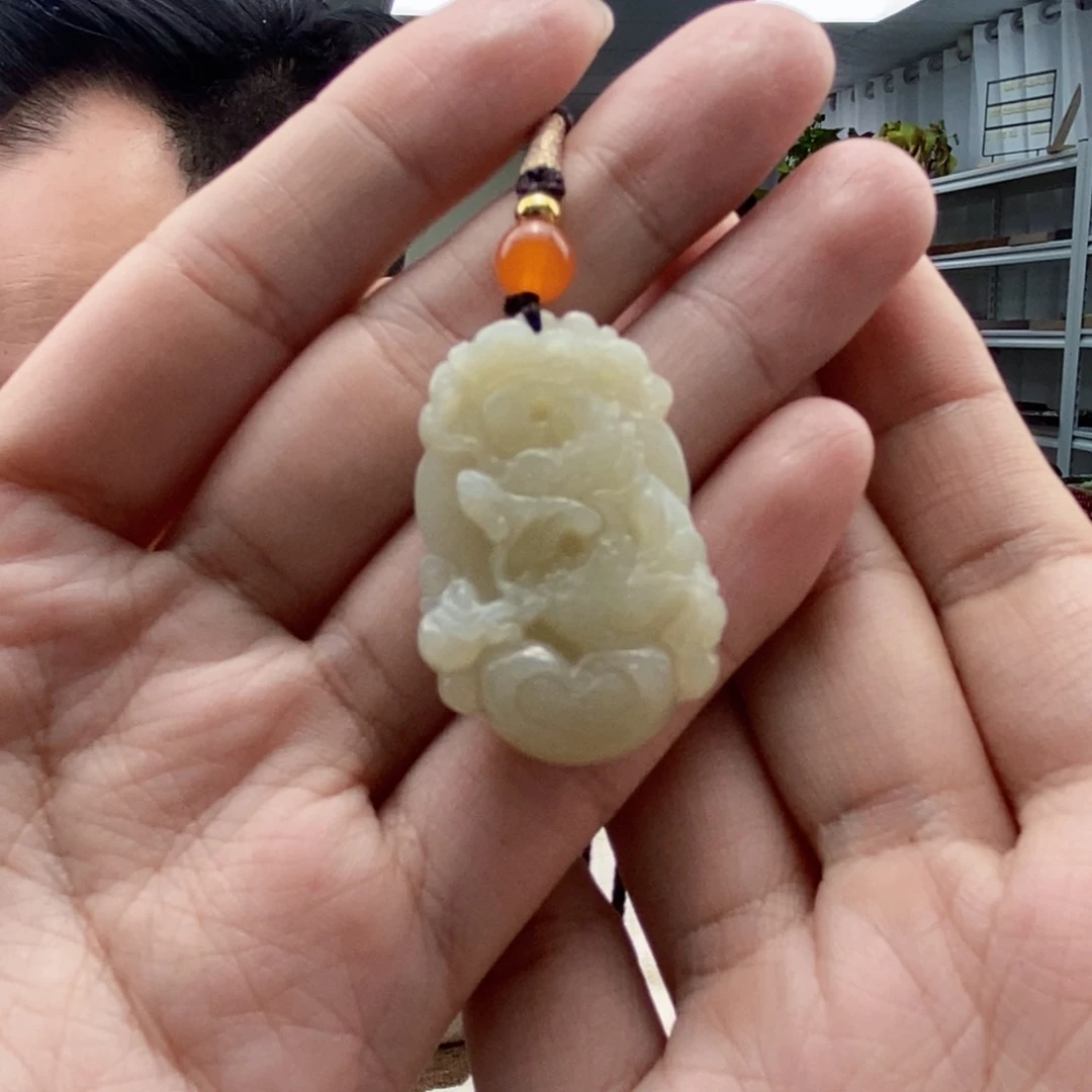 和田玉颈饰未镶嵌龙