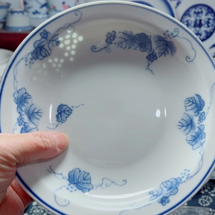 青花玲珑7寸窝盘葡萄