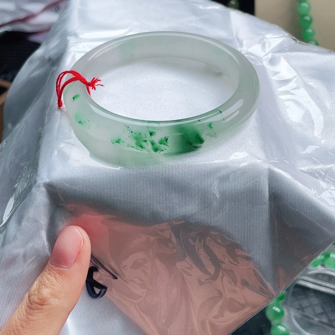 天***一未镶嵌手镯石英质玉