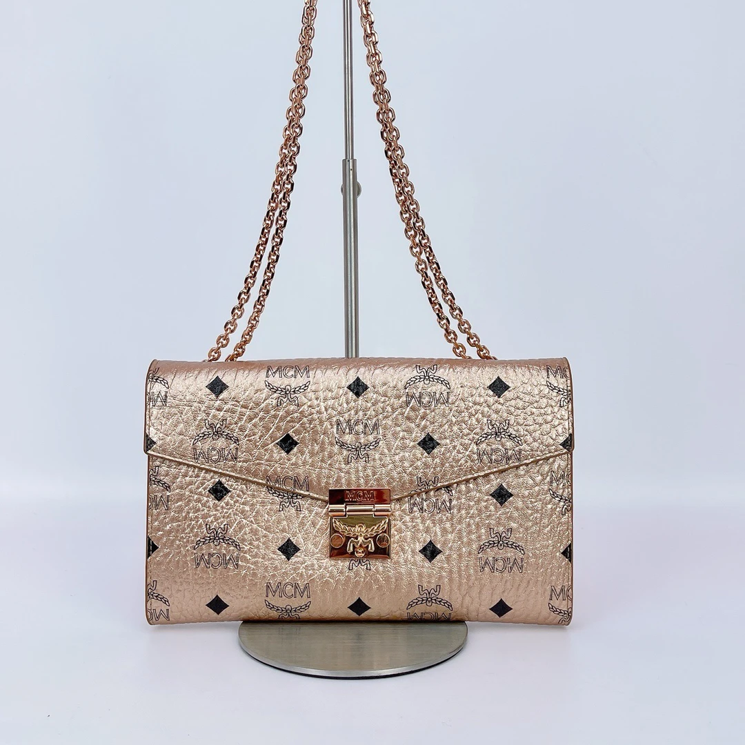 95新 MCM MCM 香槟色链条斜挎包底长22 C034
