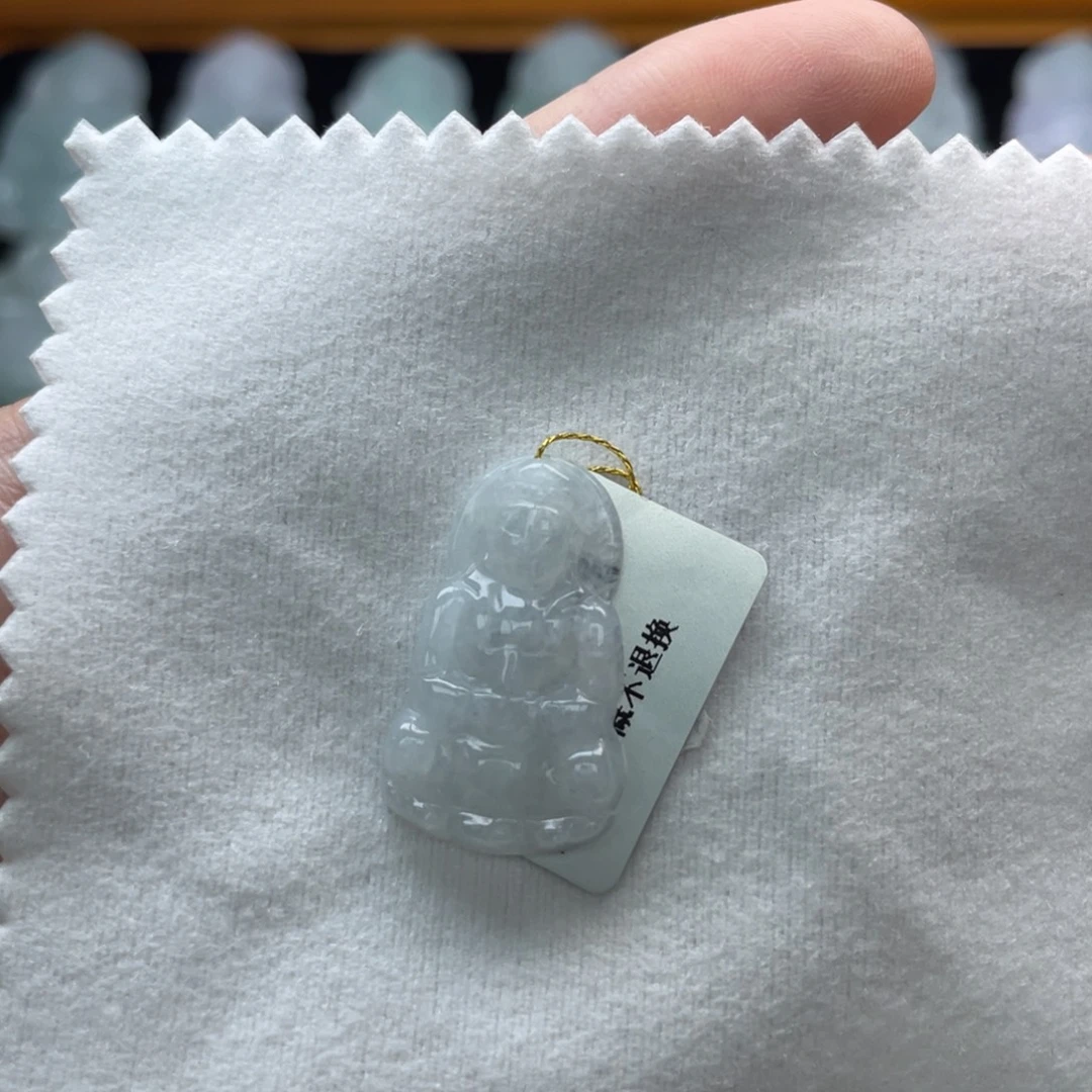 翡翠未镶嵌颈饰观音