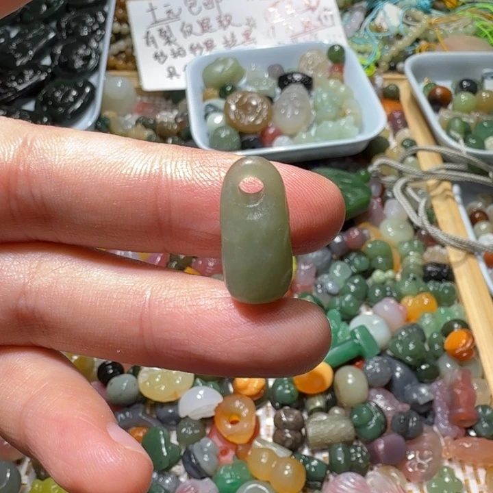 和田玉未镶嵌珠宝半成品