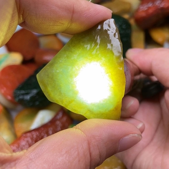 翡翠挂件未镶嵌缅甸翡翠