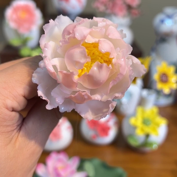 手工精致陶瓷摆件