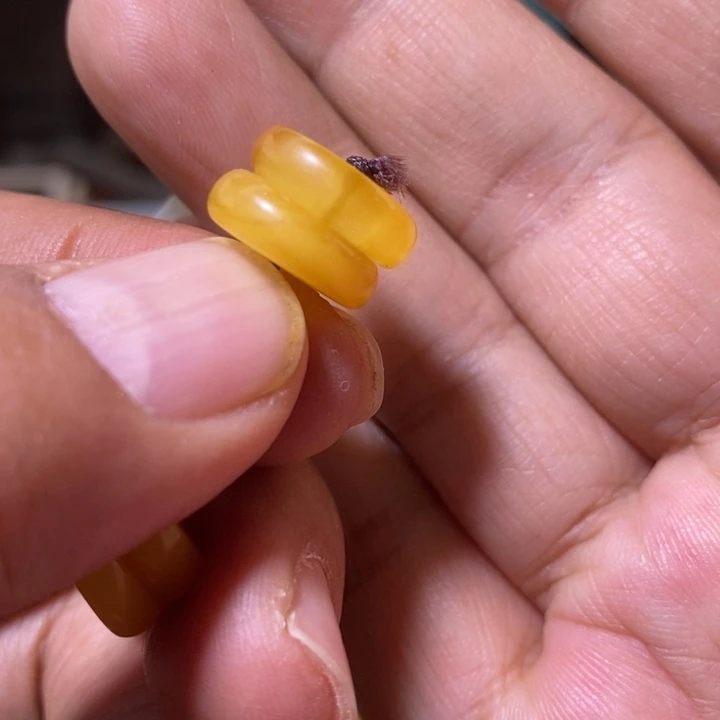 蜜蜡裸石未镶嵌配饰