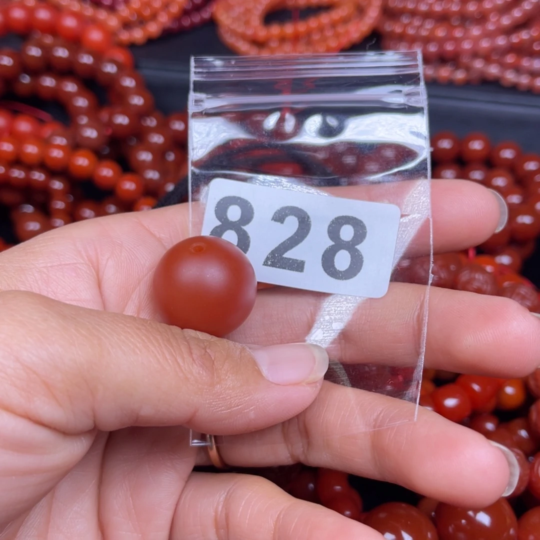 喜***雪南红玛瑙未镶嵌手链