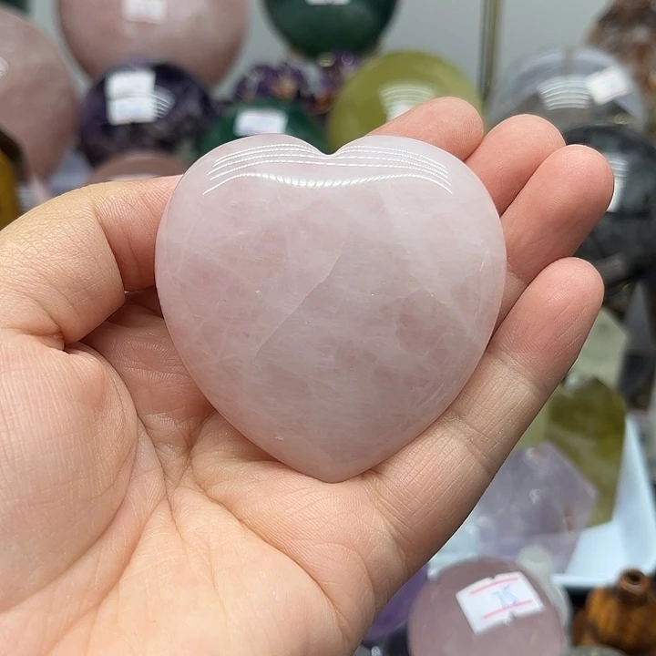 未镶嵌珠宝半成品水晶114克粉水晶爱心