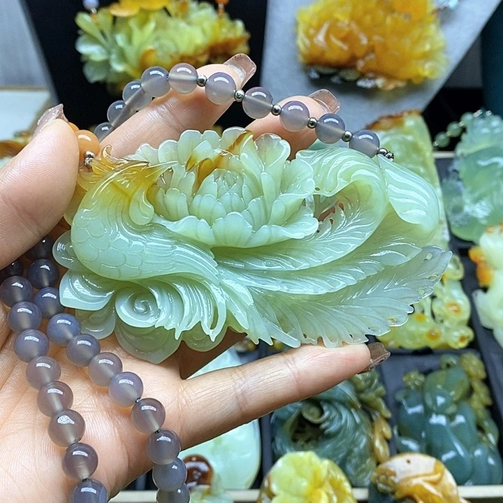 蛇纹石玉挂件未镶嵌辣***?