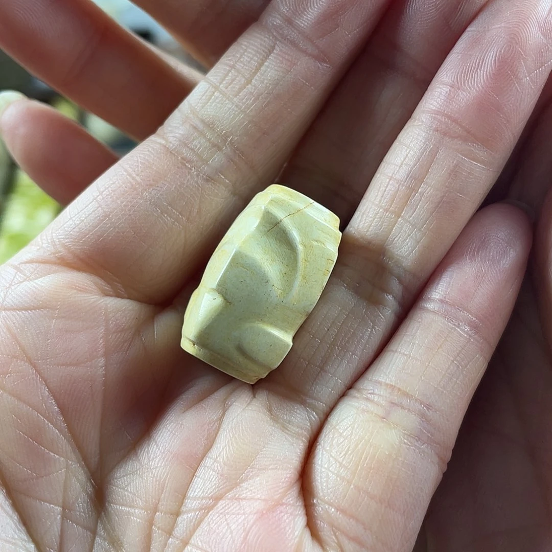 石英质玉未镶嵌车挂