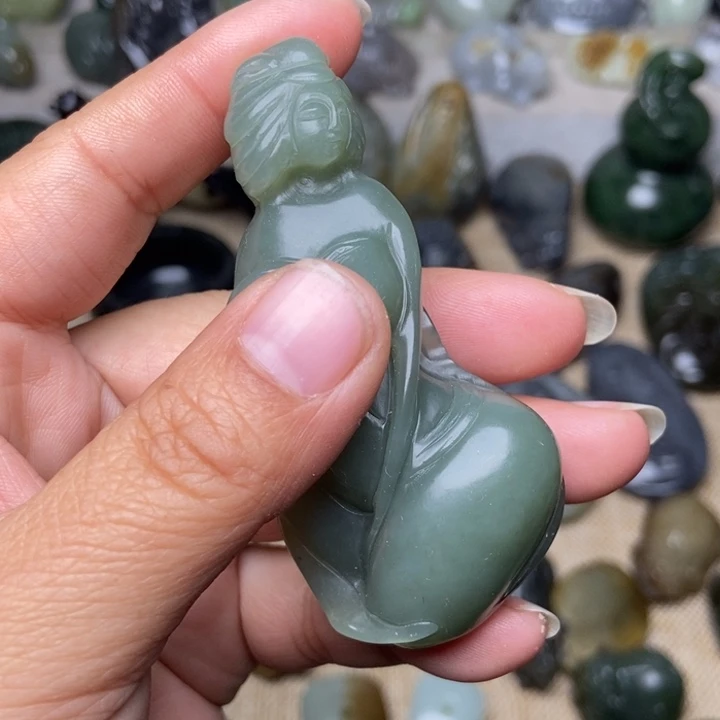 和田玉未镶嵌颈饰