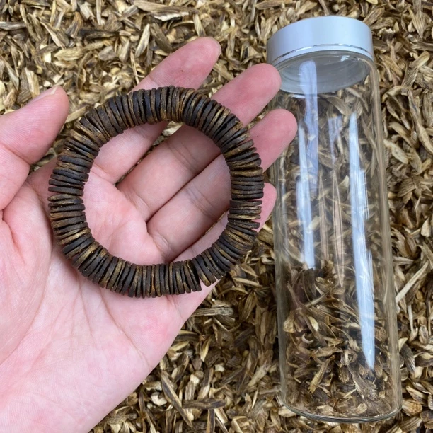 沉香沉水级随型药片可选大小轻重几克拍几单沉香原材料发一克