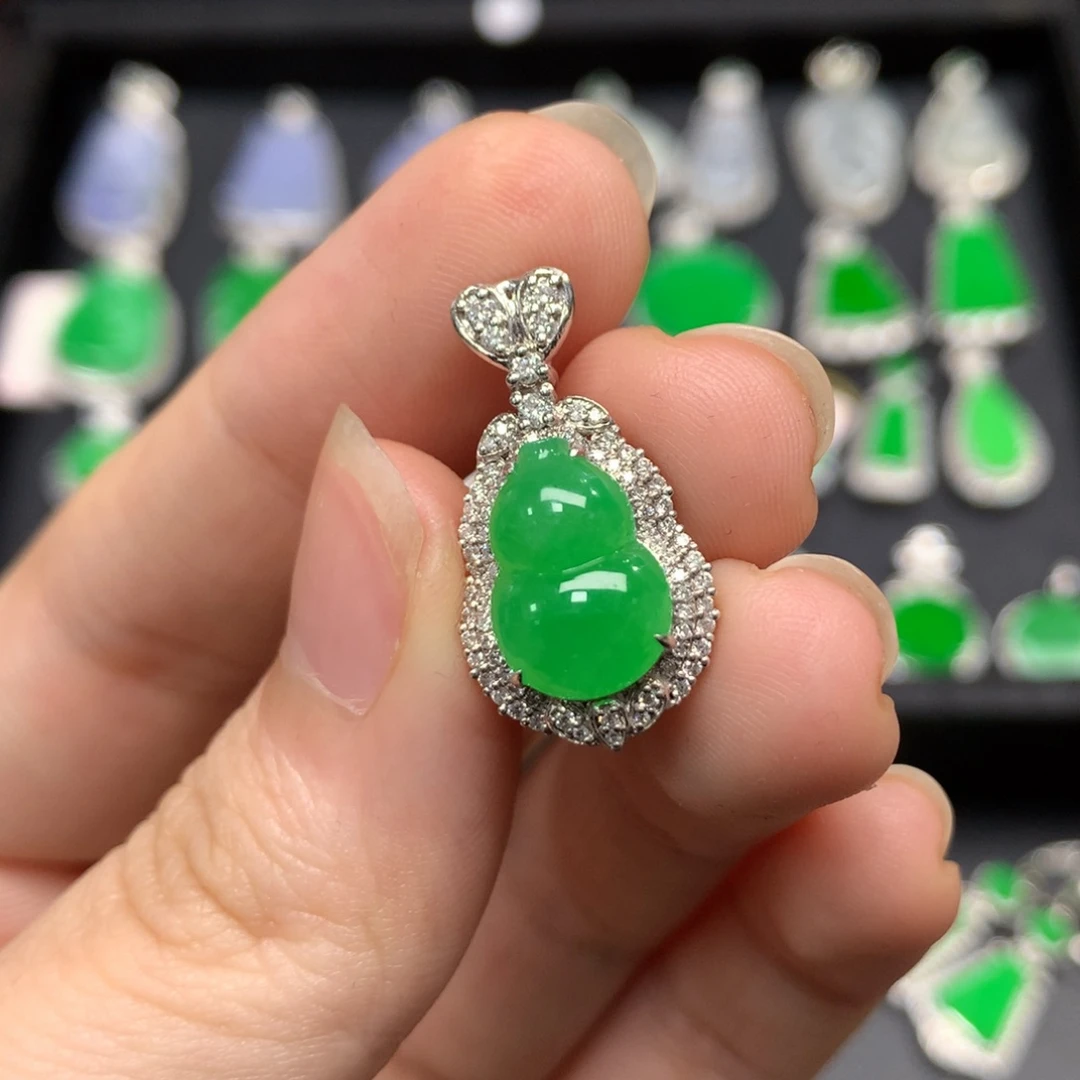 吊坠(不含链)18K金镶嵌翡翠