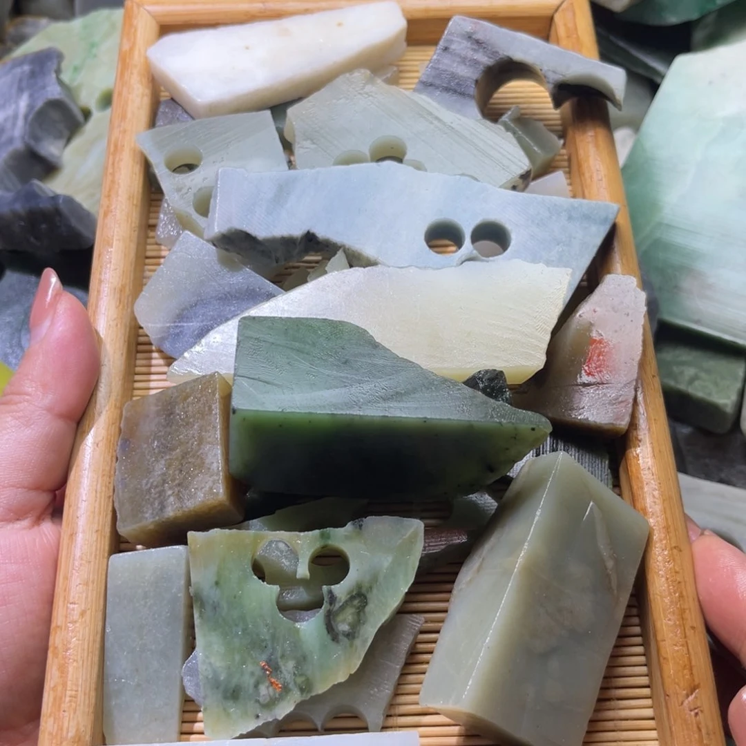 未镶嵌和田玉车挂