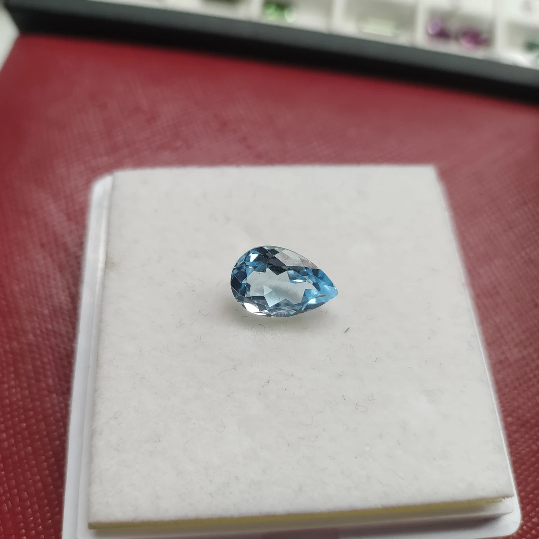 放漏褔利天空蓝托帕石精切工满火彩，8*12毫米